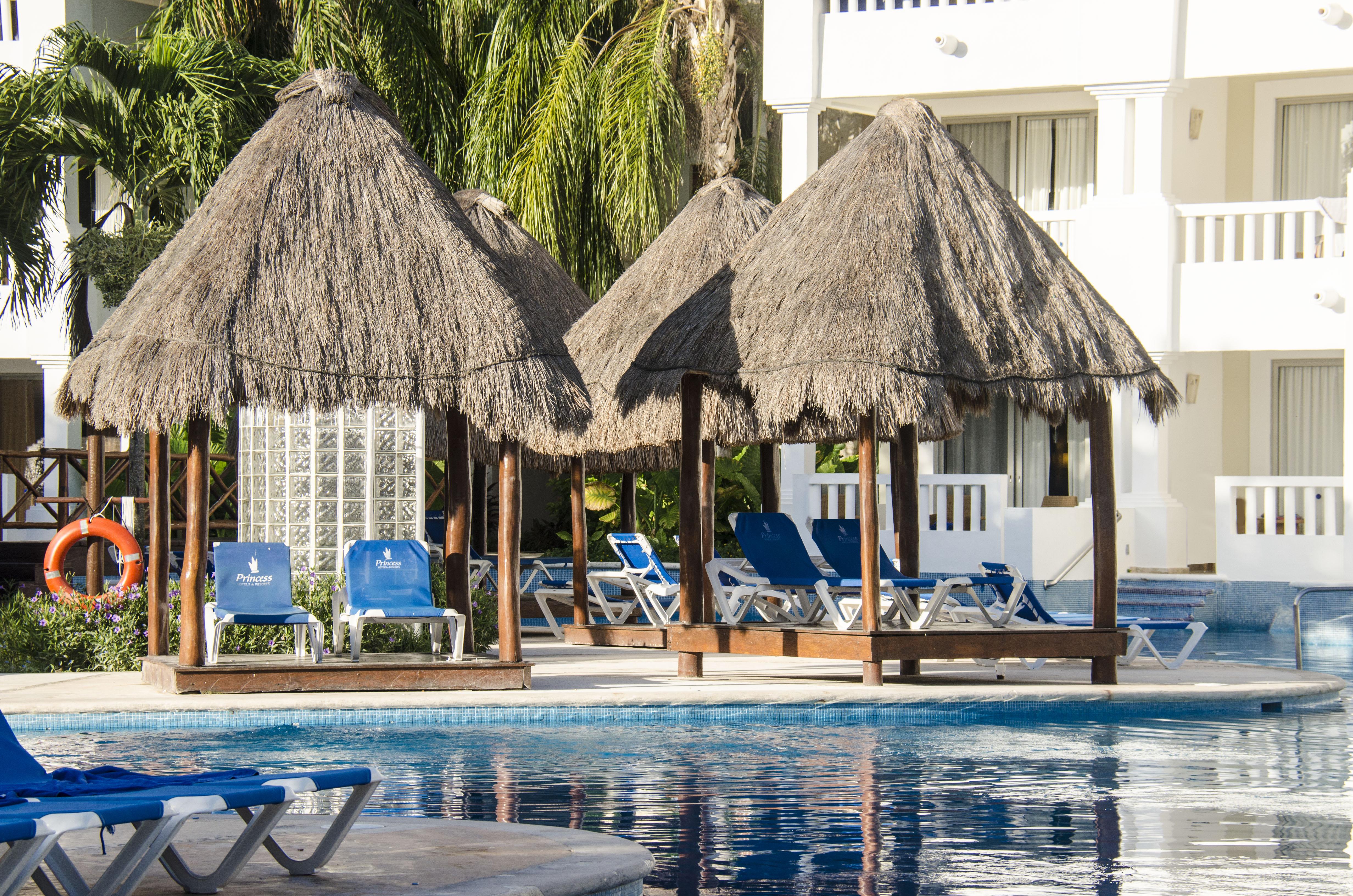 Grand Sunset Princess Playa del Carmen Exterior foto Cabanas at the pool