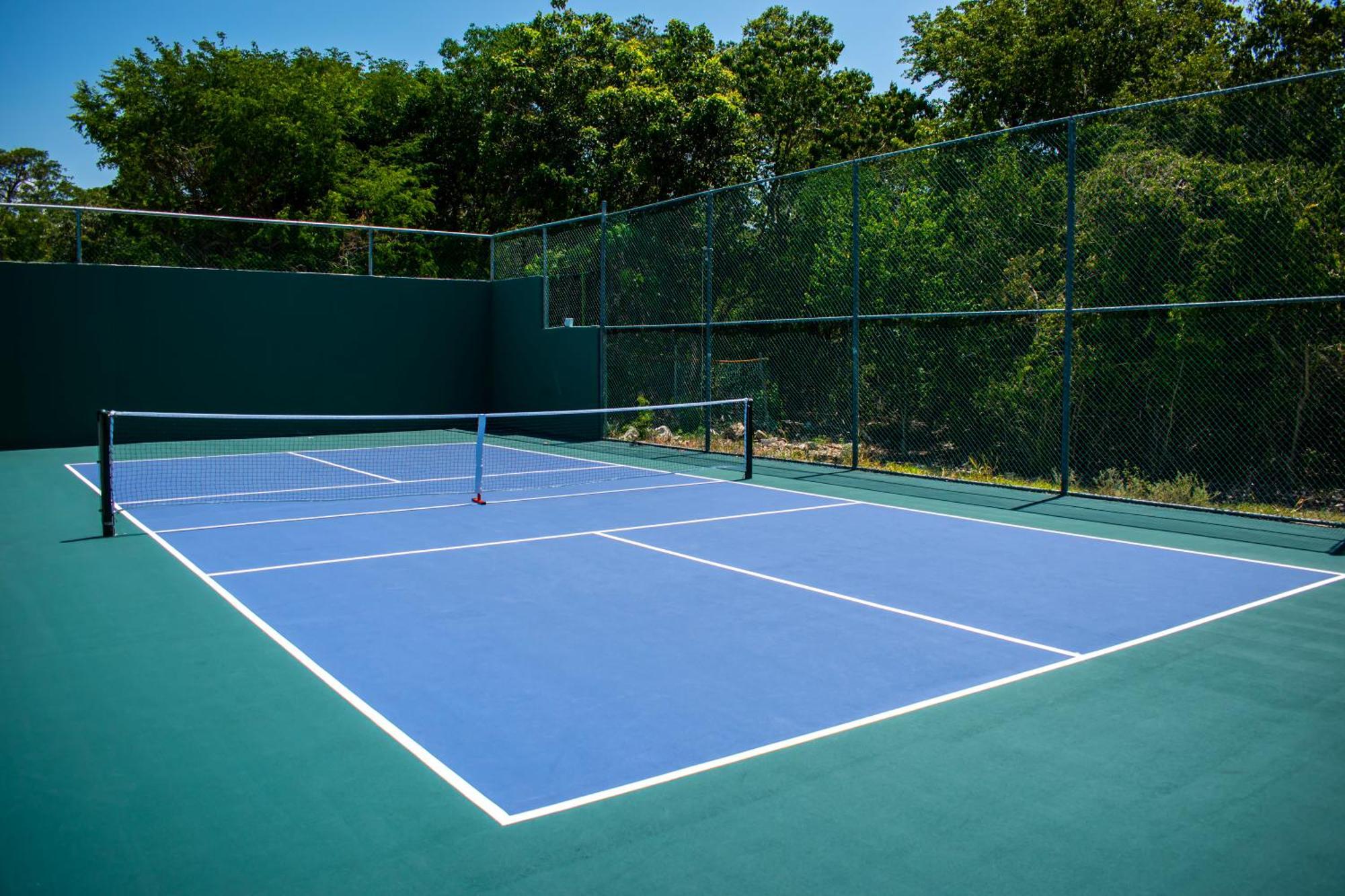 Grand Sunset Princess Playa del Carmen Exterior foto A tennis court